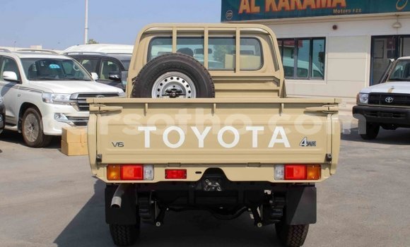 Sayi Imported Toyota Land Cruiser Beige Mota in Import - Dubai a Maseru Sayi Imported Toyota Land Cruiser Beige Mota in Import - Dubai a Maseru