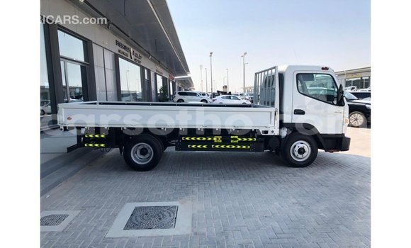 اشتري Imported Mitsubishi Carisma White سيارة في Import - Dubai في Maseru اشتري Imported Mitsubishi Carisma White سيارة في Import - Dubai في Maseru