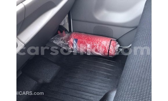 اشتري Imported Mitsubishi Carisma White سيارة في Import - Dubai في Maseru اشتري Imported Mitsubishi Carisma White سيارة في Import - Dubai في Maseru