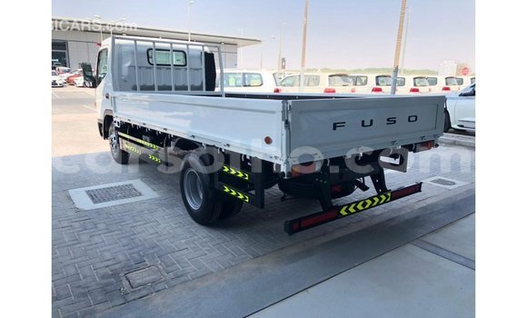 اشتري Imported Mitsubishi Carisma White سيارة في Import - Dubai في Maseru اشتري Imported Mitsubishi Carisma White سيارة في Import - Dubai في Maseru