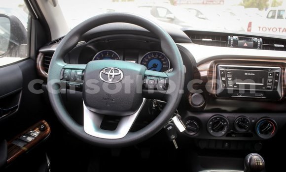 اشتري Imported Toyota Hilux White سيارة في Import - Dubai في Maseru اشتري Imported Toyota Hilux White سيارة في Import - Dubai في Maseru