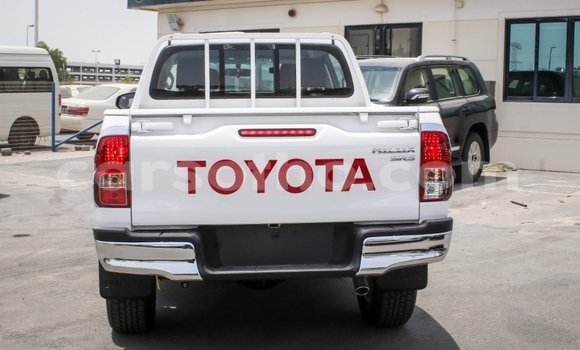 اشتري Imported Toyota Hilux White سيارة في Import - Dubai في Maseru اشتري Imported Toyota Hilux White سيارة في Import - Dubai في Maseru