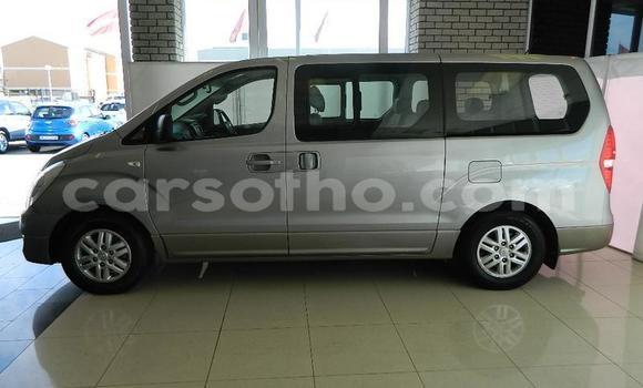 اشتري مستعمل Hyundai H1 Silver سيارة في Roma في Maseru اشتري مستعمل Hyundai H1 Silver سيارة في Roma في Maseru