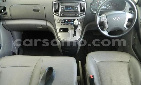 اشتري مستعمل Hyundai H1 Silver سيارة في Roma في Maseru اشتري مستعمل Hyundai H1 Silver سيارة في Roma في Maseru