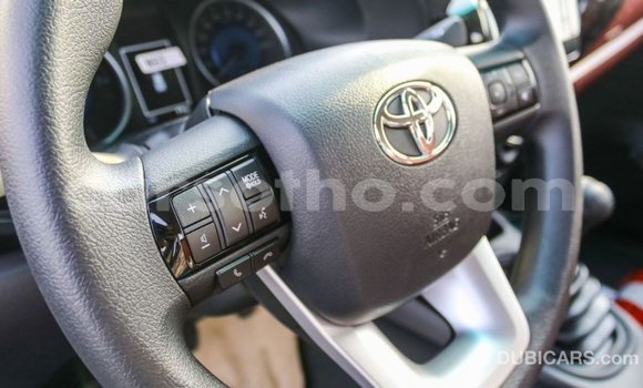 Sayi Imported Toyota Hilux White Mota in Import - Dubai a Maseru Sayi Imported Toyota Hilux White Mota in Import - Dubai a Maseru