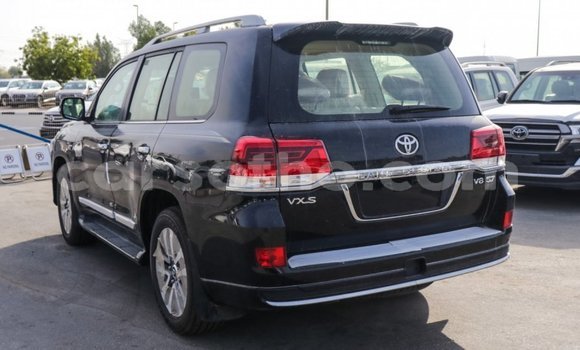 اشتري Imported Toyota Land Cruiser Black سيارة في Import - Dubai في Maseru اشتري Imported Toyota Land Cruiser Black سيارة في Import - Dubai في Maseru