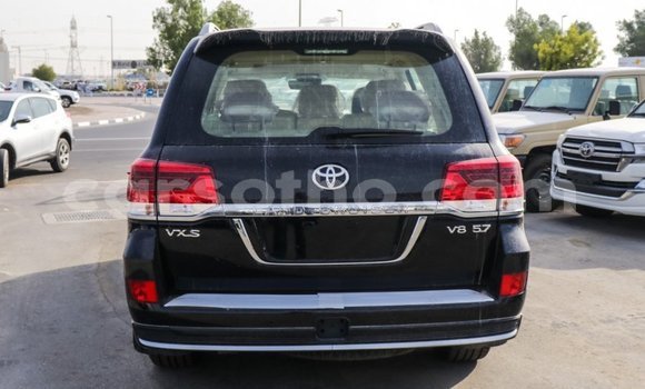 اشتري Imported Toyota Land Cruiser Black سيارة في Import - Dubai في Maseru اشتري Imported Toyota Land Cruiser Black سيارة في Import - Dubai في Maseru