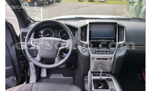 Acheter Import Voiture Toyota Land Cruiser Noir à Import - Dubai, Maseru Acheter Import Voiture Toyota Land Cruiser Noir à Import - Dubai, Maseru