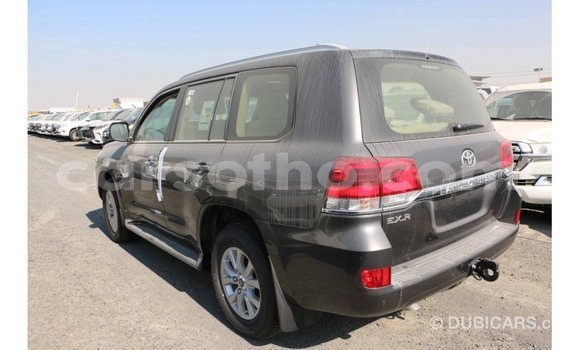 Acheter Import Voiture Toyota Land Cruiser Noir à Import - Dubai, Maseru Acheter Import Voiture Toyota Land Cruiser Noir à Import - Dubai, Maseru