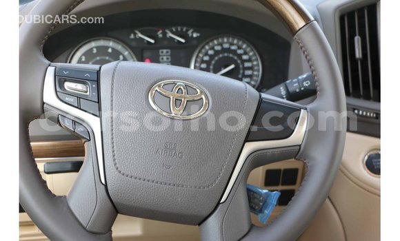 Acheter Import Voiture Toyota Land Cruiser Noir à Import - Dubai, Maseru Acheter Import Voiture Toyota Land Cruiser Noir à Import - Dubai, Maseru