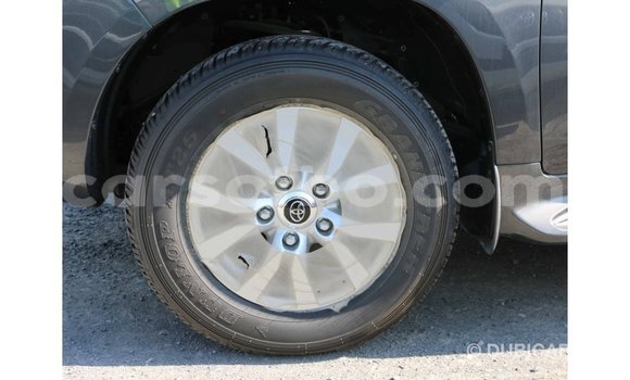 Acheter Import Voiture Toyota Land Cruiser Noir à Import - Dubai, Maseru Acheter Import Voiture Toyota Land Cruiser Noir à Import - Dubai, Maseru