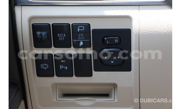 Acheter Import Voiture Toyota Land Cruiser Blanc à Import - Dubai, Maseru Acheter Import Voiture Toyota Land Cruiser Blanc à Import - Dubai, Maseru