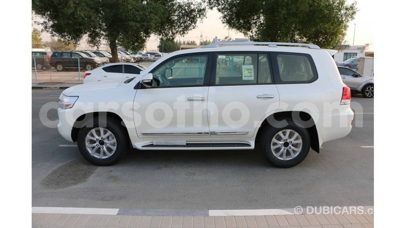 Big with watermark toyota land cruiser maseru import dubai 16650