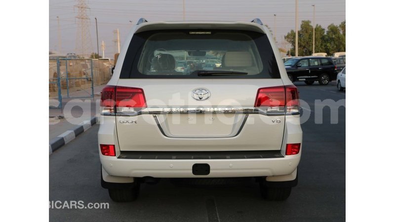 Big with watermark toyota land cruiser maseru import dubai 16650