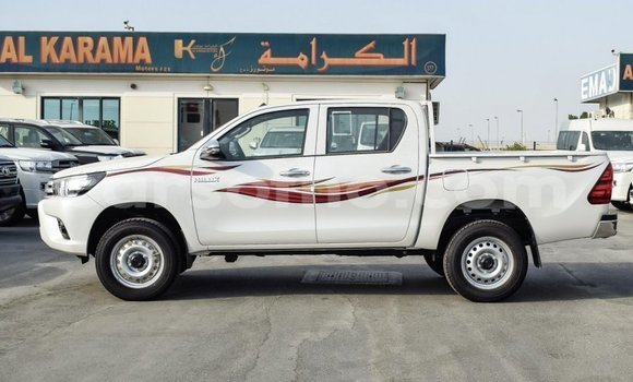 اشتري Imported Toyota Hilux White سيارة في Import - Dubai في Maseru اشتري Imported Toyota Hilux White سيارة في Import - Dubai في Maseru
