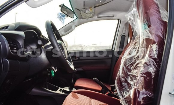 اشتري Imported Toyota Hilux White سيارة في Import - Dubai في Maseru اشتري Imported Toyota Hilux White سيارة في Import - Dubai في Maseru
