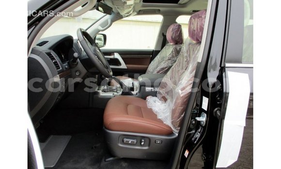 Sayi Imported Toyota Land Cruiser Black Mota in Import - Dubai a Maseru Sayi Imported Toyota Land Cruiser Black Mota in Import - Dubai a Maseru
