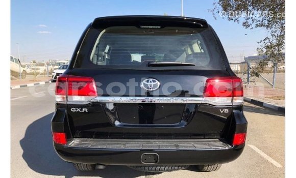 Buy Import Toyota Land Cruiser Black Car in Import - Dubai in Maseru Buy Import Toyota Land Cruiser Black Car in Import - Dubai in Maseru