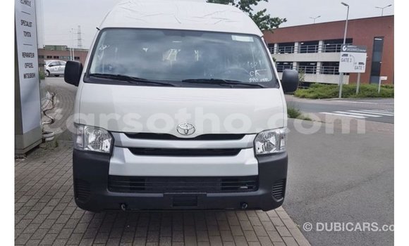 Acheter Import Voiture Toyota Hiace Blanc à Import - Dubai, Maseru Acheter Import Voiture Toyota Hiace Blanc à Import - Dubai, Maseru