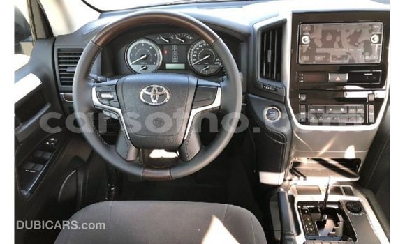 Sayi Imported Toyota Land Cruiser Black Mota in Import - Dubai a Maseru Sayi Imported Toyota Land Cruiser Black Mota in Import - Dubai a Maseru