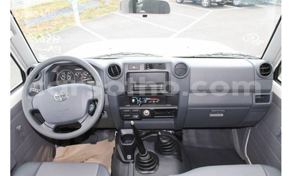 Buy Import Toyota Land Cruiser White Car in Import - Dubai in Maseru Buy Import Toyota Land Cruiser White Car in Import - Dubai in Maseru