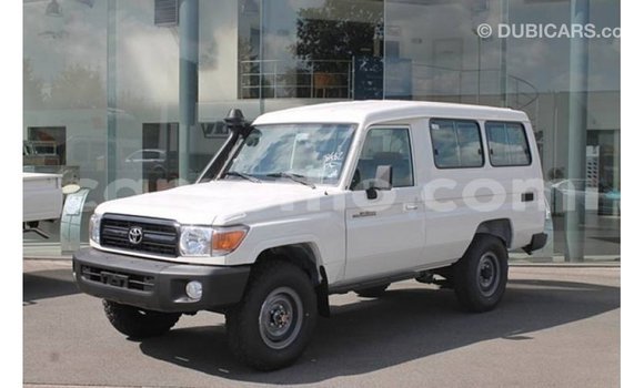 Buy Import Toyota Land Cruiser White Car in Import - Dubai in Maseru Buy Import Toyota Land Cruiser White Car in Import - Dubai in Maseru