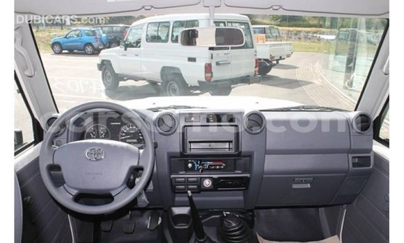 Buy Import Toyota Land Cruiser White Car in Import - Dubai in Maseru Buy Import Toyota Land Cruiser White Car in Import - Dubai in Maseru