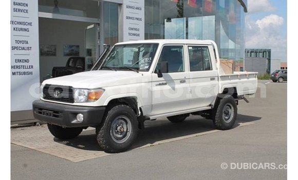 Buy Import Toyota Land Cruiser White Car in Import - Dubai in Maseru Buy Import Toyota Land Cruiser White Car in Import - Dubai in Maseru