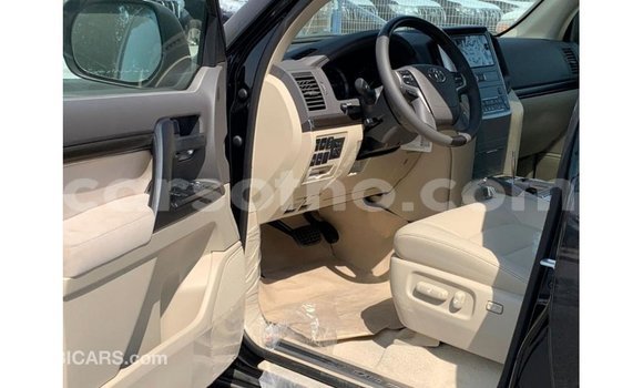 Buy Import Toyota Land Cruiser Black Car in Import - Dubai in Maseru Buy Import Toyota Land Cruiser Black Car in Import - Dubai in Maseru