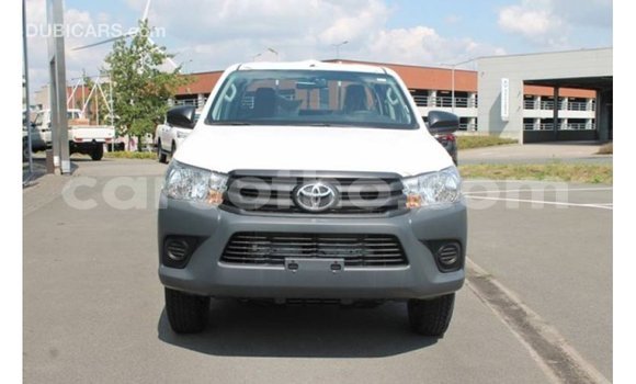 اشتري Imported Toyota Hilux White سيارة في Import - Dubai في Maseru اشتري Imported Toyota Hilux White سيارة في Import - Dubai في Maseru