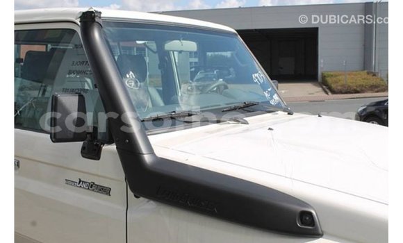 اشتري Imported Toyota Land Cruiser White سيارة في Import - Dubai في Maseru اشتري Imported Toyota Land Cruiser White سيارة في Import - Dubai في Maseru
