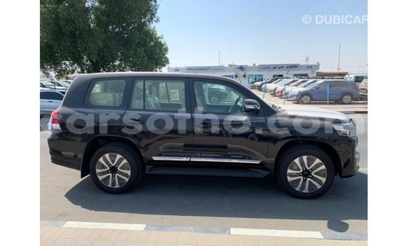 Sayi Imported Toyota Land Cruiser Black Mota in Import - Dubai a Maseru Sayi Imported Toyota Land Cruiser Black Mota in Import - Dubai a Maseru