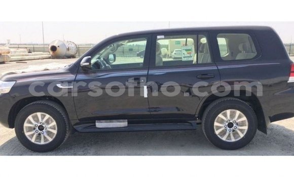 Sayi Imported Toyota Land Cruiser Black Mota in Import - Dubai a Maseru Sayi Imported Toyota Land Cruiser Black Mota in Import - Dubai a Maseru