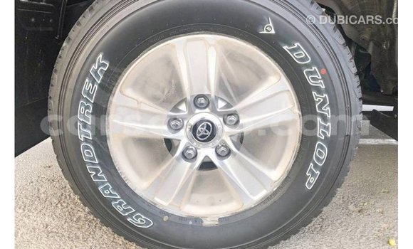 Sayi Imported Toyota Land Cruiser Black Mota in Import - Dubai a Maseru Sayi Imported Toyota Land Cruiser Black Mota in Import - Dubai a Maseru