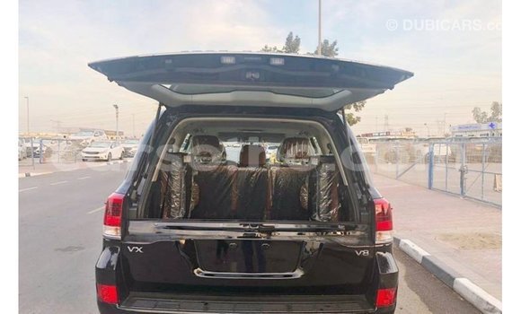 Sayi Imported Toyota Land Cruiser Black Mota in Import - Dubai a Maseru Sayi Imported Toyota Land Cruiser Black Mota in Import - Dubai a Maseru