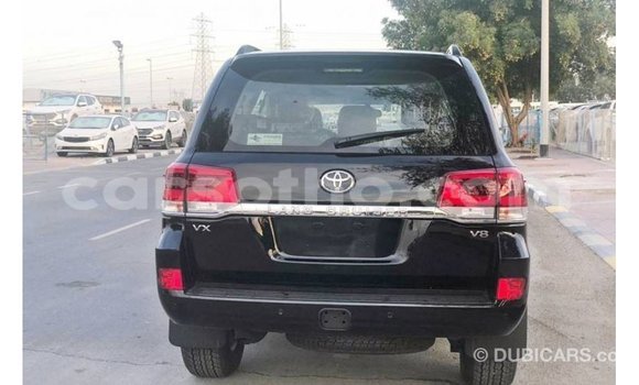 Sayi Imported Toyota Land Cruiser Black Mota in Import - Dubai a Maseru Sayi Imported Toyota Land Cruiser Black Mota in Import - Dubai a Maseru