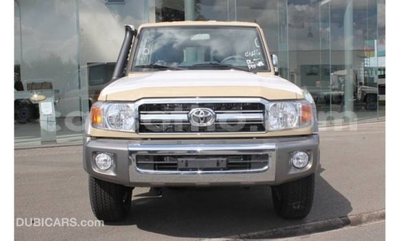 Buy Import Toyota Land Cruiser Beige Car in Import - Dubai in Maseru Buy Import Toyota Land Cruiser Beige Car in Import - Dubai in Maseru