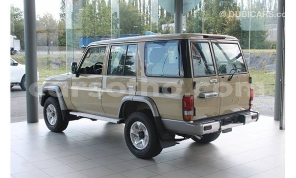Buy Import Toyota Land Cruiser Beige Car in Import - Dubai in Maseru Buy Import Toyota Land Cruiser Beige Car in Import - Dubai in Maseru