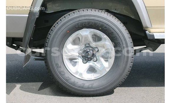 Buy Import Toyota Land Cruiser Beige Car in Import - Dubai in Maseru Buy Import Toyota Land Cruiser Beige Car in Import - Dubai in Maseru