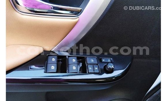 Sayi Imported Toyota Fortuner White Mota in Import - Dubai a Maseru Sayi Imported Toyota Fortuner White Mota in Import - Dubai a Maseru