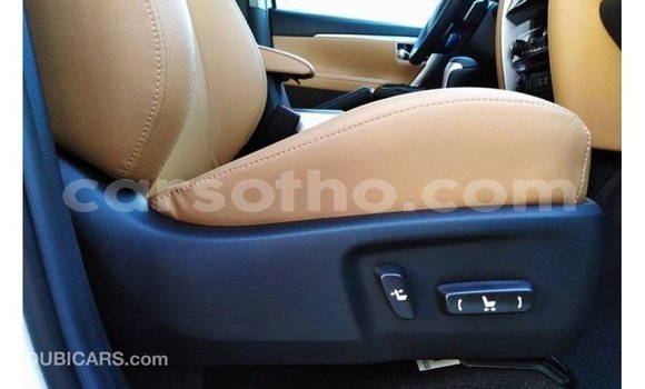 Sayi Imported Toyota Fortuner White Mota in Import - Dubai a Maseru Sayi Imported Toyota Fortuner White Mota in Import - Dubai a Maseru