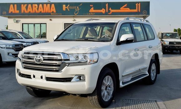 Buy Import Toyota Land Cruiser White Car in Import - Dubai in Maseru Buy Import Toyota Land Cruiser White Car in Import - Dubai in Maseru