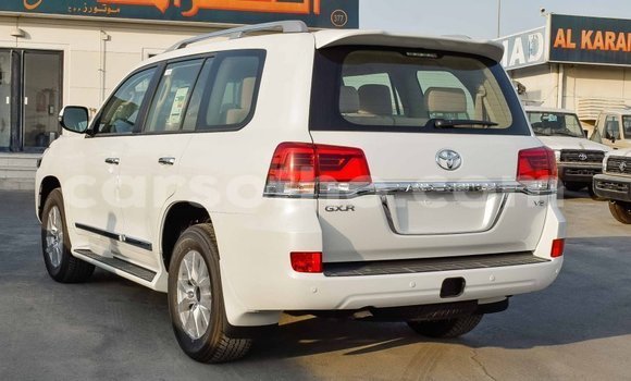 Buy Import Toyota Land Cruiser White Car in Import - Dubai in Maseru Buy Import Toyota Land Cruiser White Car in Import - Dubai in Maseru