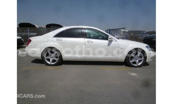 اشتري Imported Mercedes-Benz 190 White سيارة في Import - Dubai في Maseru اشتري Imported Mercedes-Benz 190 White سيارة في Import - Dubai في Maseru