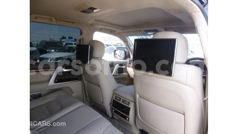 Big with watermark toyota land cruiser maseru import dubai 16704