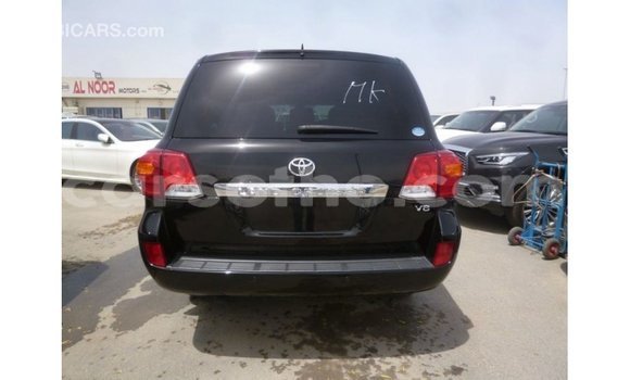 Sayi Imported Toyota Land Cruiser Black Mota in Import - Dubai a Maseru Sayi Imported Toyota Land Cruiser Black Mota in Import - Dubai a Maseru