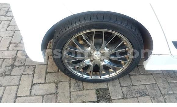 Acheter Occasion Voiture Hyundai i20 Blanc à Roma, Maseru Acheter Occasion Voiture Hyundai i20 Blanc à Roma, Maseru