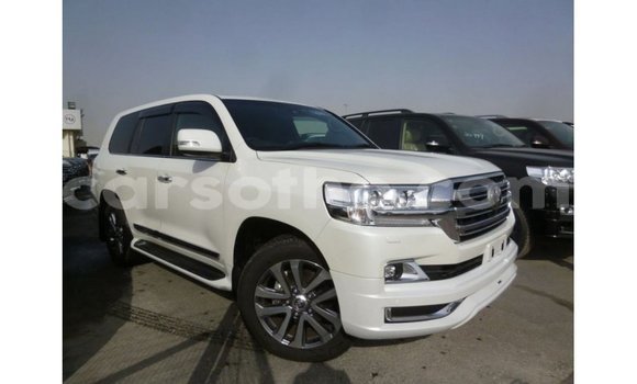 اشتري Imported Toyota Land Cruiser White سيارة في Import - Dubai في Maseru اشتري Imported Toyota Land Cruiser White سيارة في Import - Dubai في Maseru
