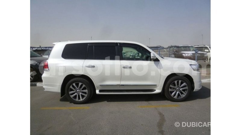 Big with watermark toyota land cruiser maseru import dubai 16709