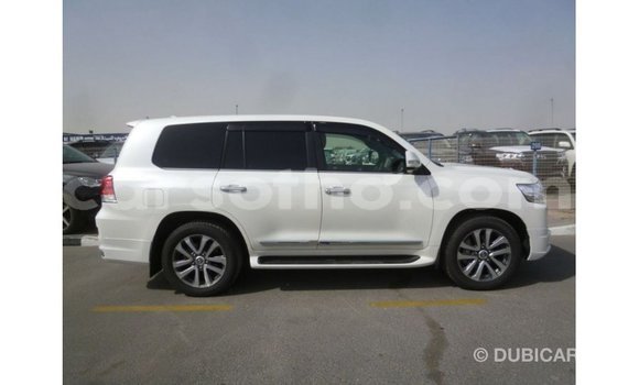 اشتري Imported Toyota Land Cruiser White سيارة في Import - Dubai في Maseru اشتري Imported Toyota Land Cruiser White سيارة في Import - Dubai في Maseru